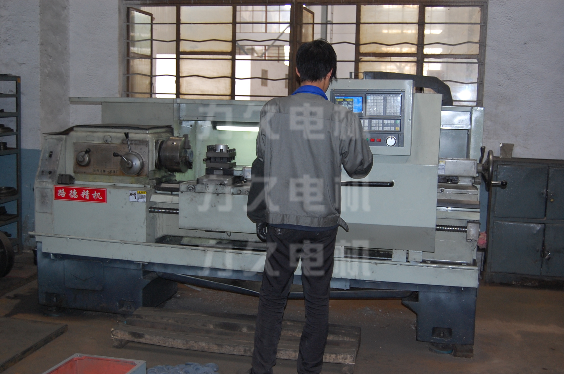 力久電機假期加班