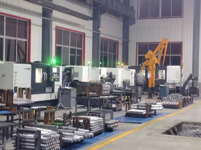 力久電機機加工車間夜間工作 力久電機機加工車間夜間工作