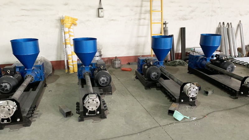 吹塑機械TYP系列高效永磁同步變頻電動機應用案例